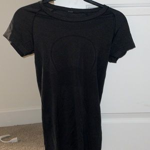 Lululemon workout top